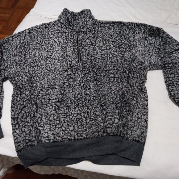 Express Sweater - Picture 4 of 4